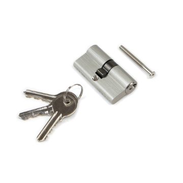 Cylinder lock euro profile of 30 x 30 mm for doors.
