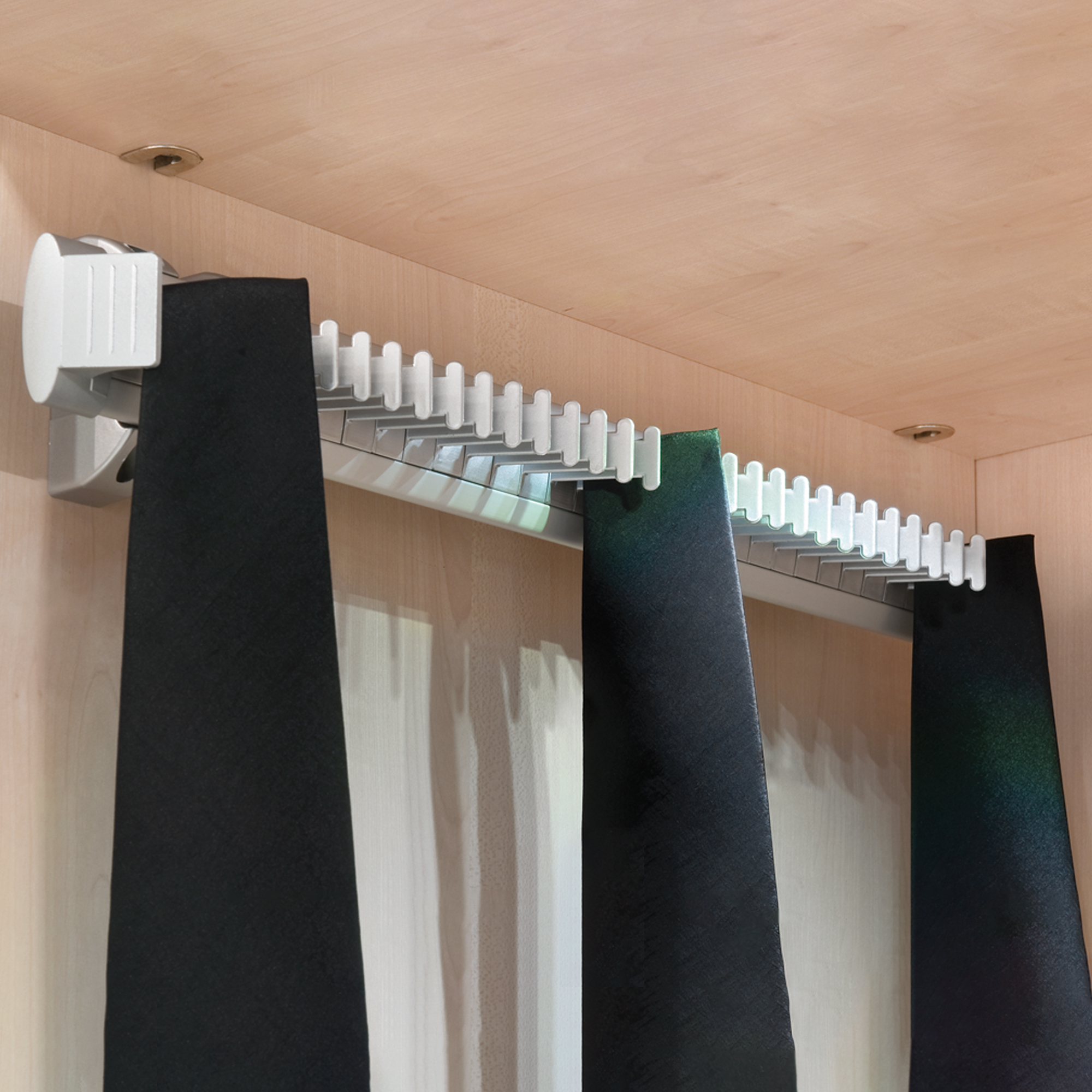  Porte cravates lateral extractible, Anodise mat, Plastique et Aluminium.