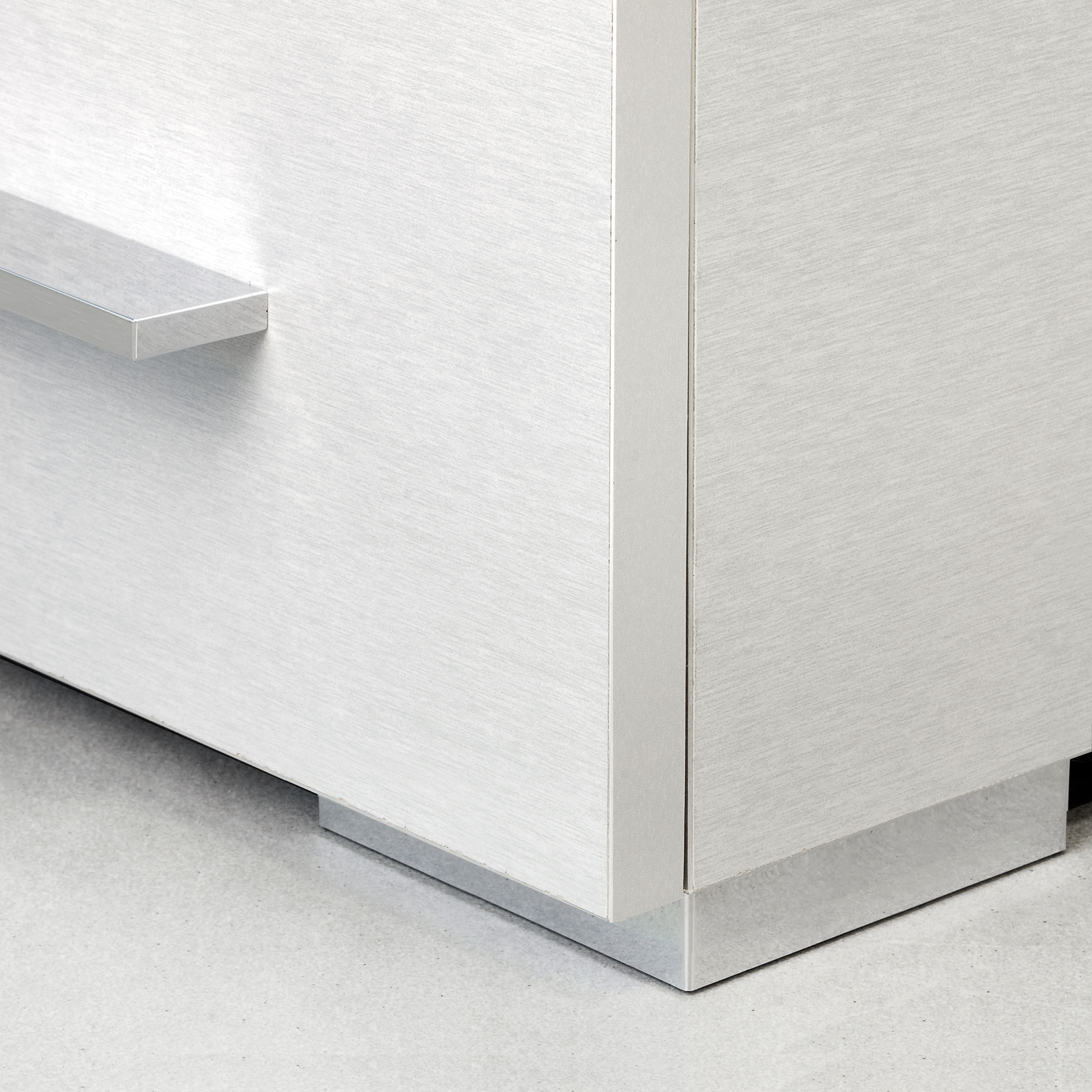  Pied pour meubles Alumix 8, hauteur 24 mm, Peint en aluminium, Plastique.,