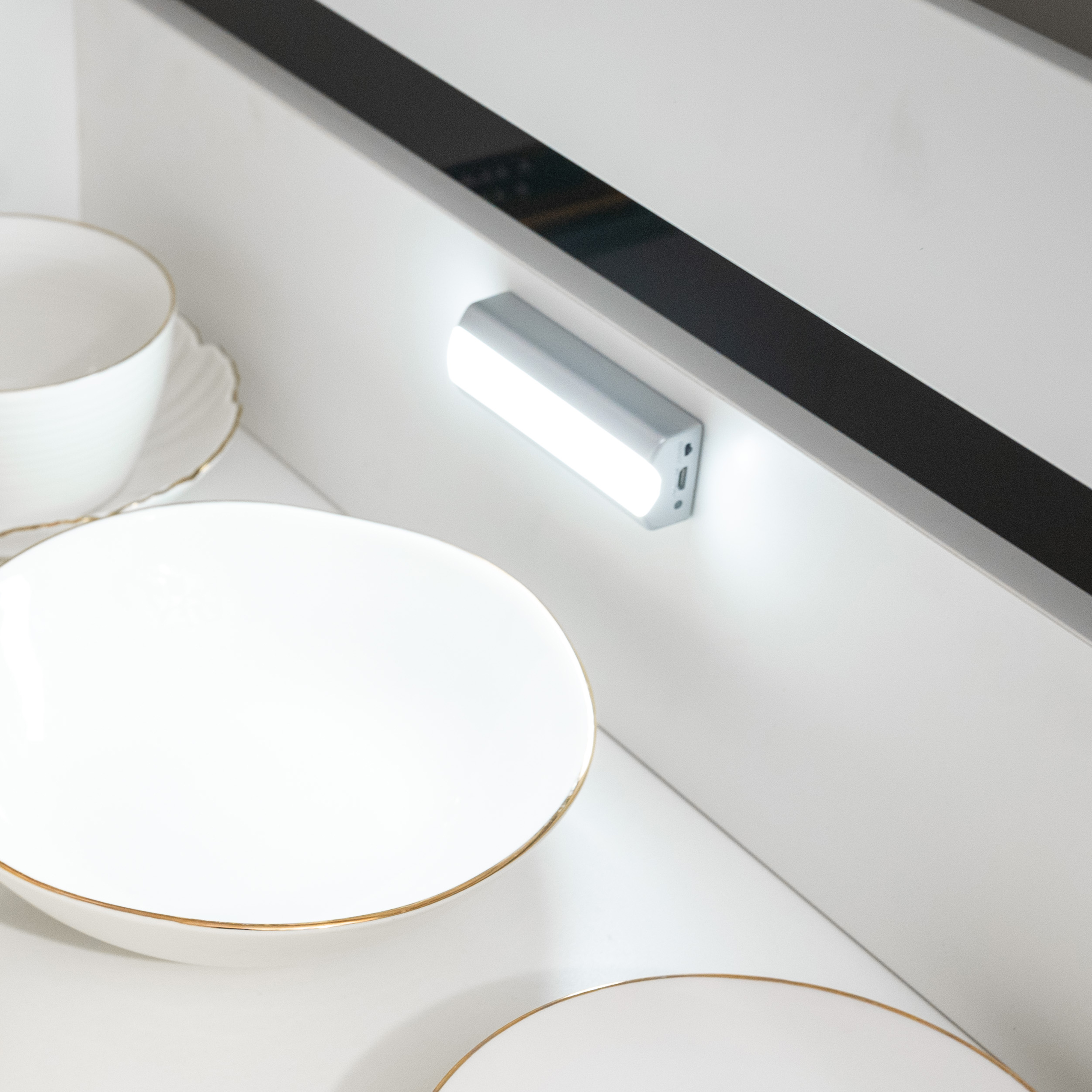  Luminaire a LED Rigel rechargeable par USB pour l'interieur des tiroirs avec capteur de vibrations, Plastique, 1 W